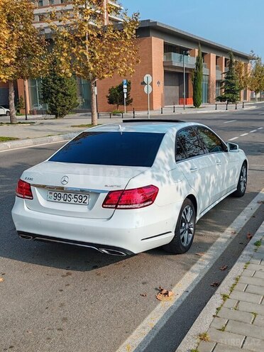 Mercedes E 220-2