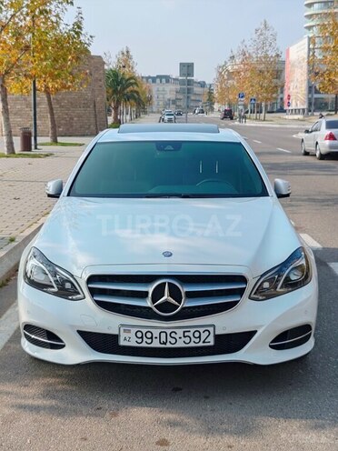 Mercedes E 220-1