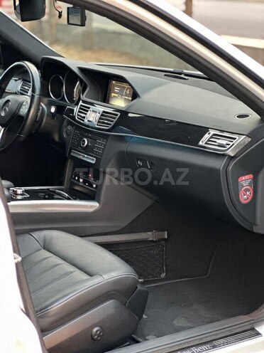 Mercedes E 220-13