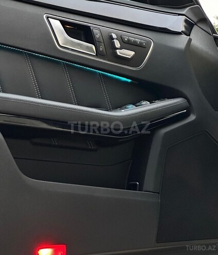 Mercedes E 220-17