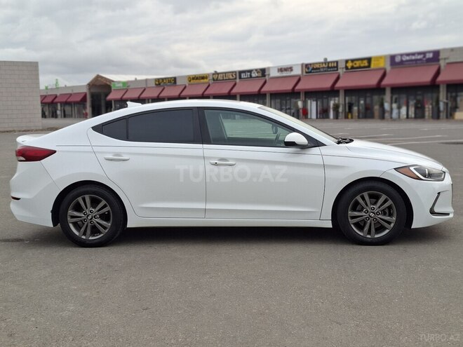 Hyundai Elantra 2017, 222,228 km - 2.0 л - Bakı