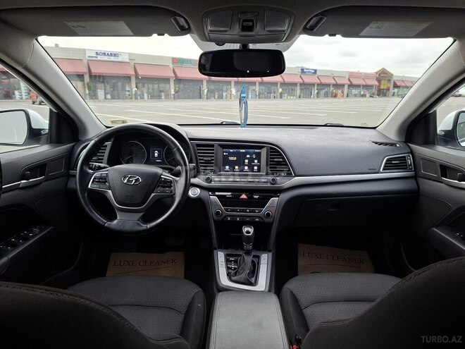 Hyundai Elantra 2017, 222,228 km - 2.0 л - Bakı