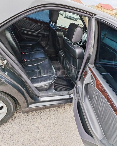 Mercedes E 240-3