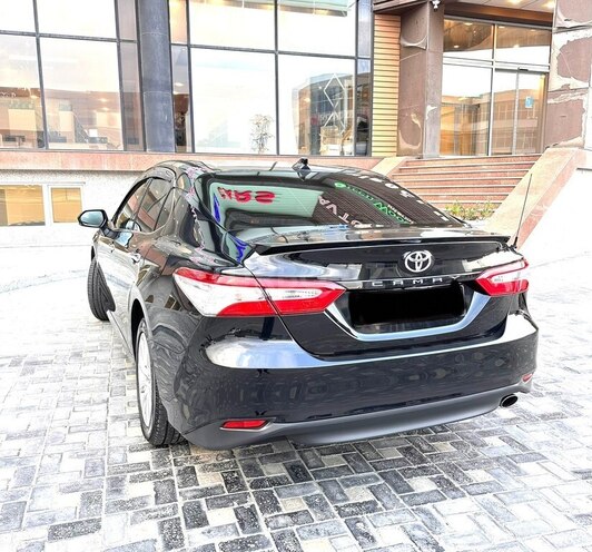 Toyota Camry-12