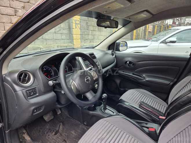 Nissan Versa-6