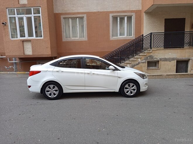 Hyundai Accent 2016, 200,000 km - 1.4 l - Bakı