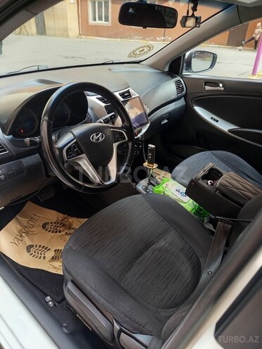 Hyundai Accent 2016, 200,000 km - 1.4 l - Bakı