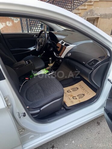 Hyundai Accent 2016, 200,000 km - 1.4 l - Bakı