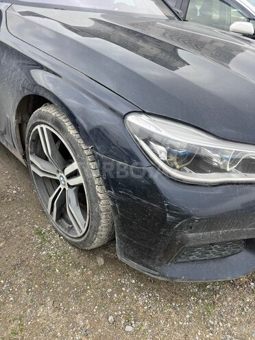 BMW 730 2018, 320,000 km - 3.0 л - Bakı