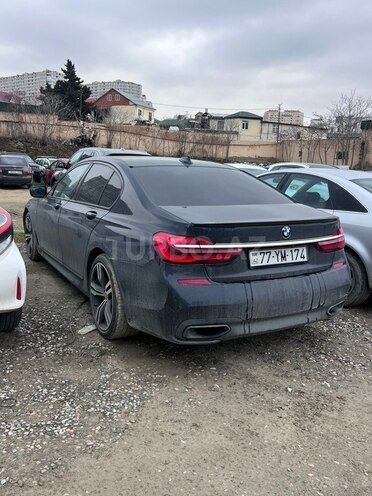 BMW 730 2018, 320,000 km - 3.0 л - Bakı