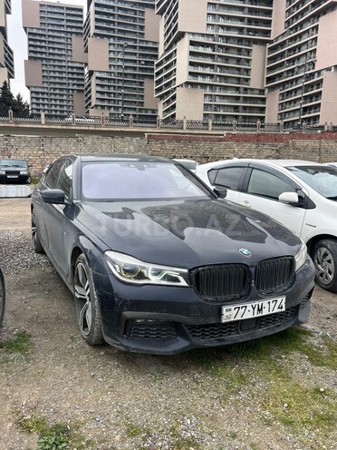 BMW 730 2018, 320,000 km - 3.0 л - Bakı