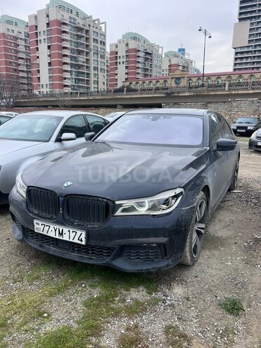 BMW 730 2018, 320,000 km - 3.0 л - Bakı