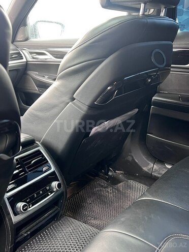 BMW 730 2018, 320,000 km - 3.0 л - Bakı
