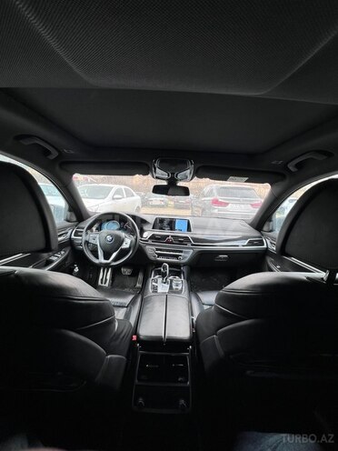 BMW 730 2018, 320,000 km - 3.0 л - Bakı