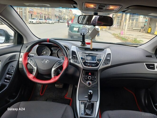 Hyundai Elantra 2015, 223,699 km - 1.8 л - Bakı