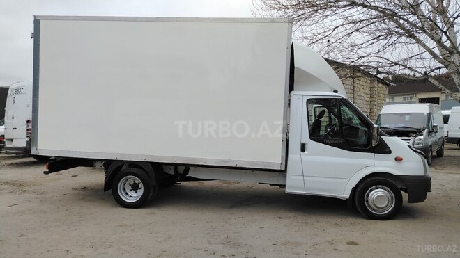 Ford Transit-2