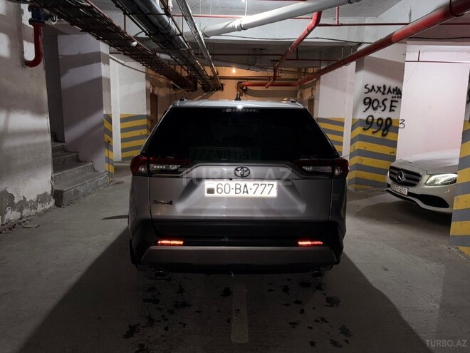Toyota RAV4-4