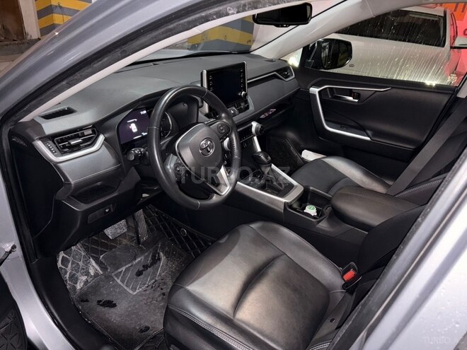 Toyota RAV4-2