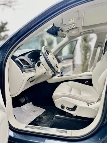 Volvo XC90-12