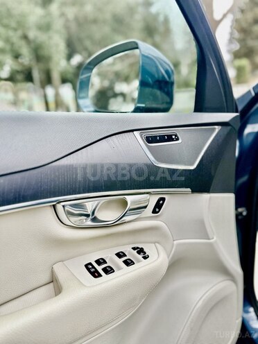 Volvo XC90-19