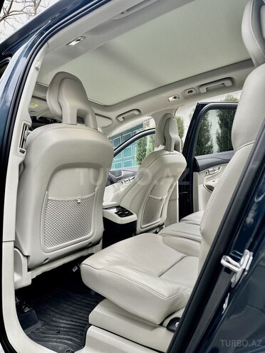 Volvo XC90-18