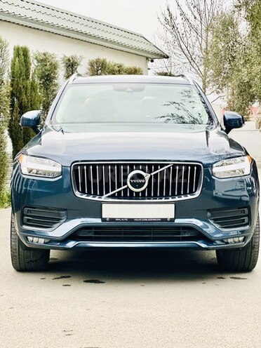 Volvo XC90-10