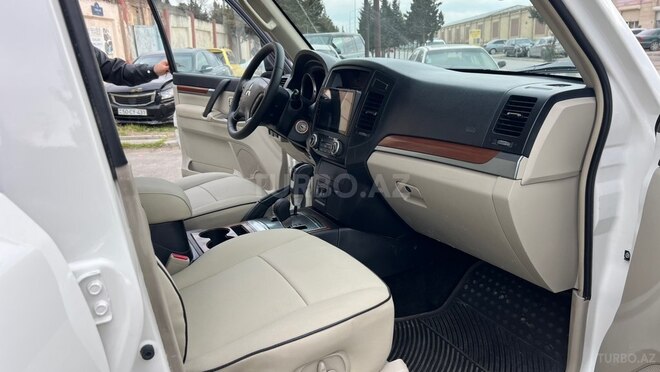 Mitsubishi Pajero-18