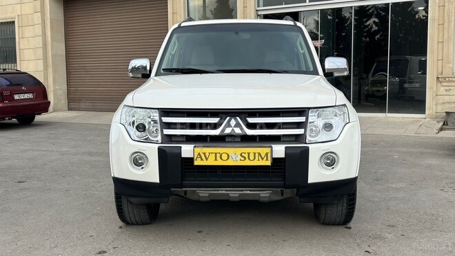 Mitsubishi Pajero-8