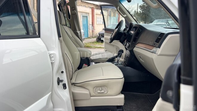 Mitsubishi Pajero-20