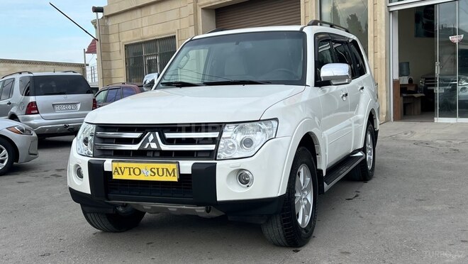 Mitsubishi Pajero-7