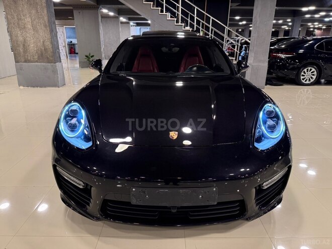 Porsche Panamera GTS-2