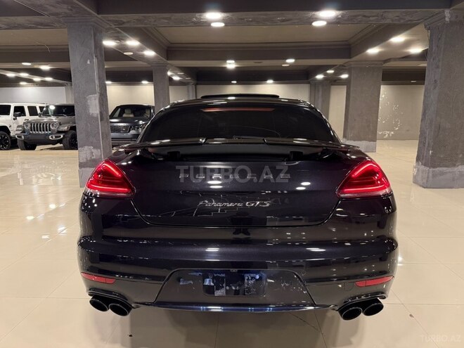 Porsche Panamera GTS-6