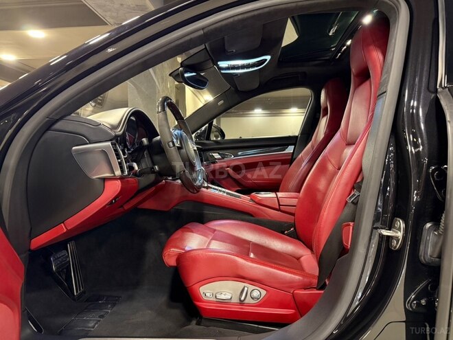 Porsche Panamera GTS-9