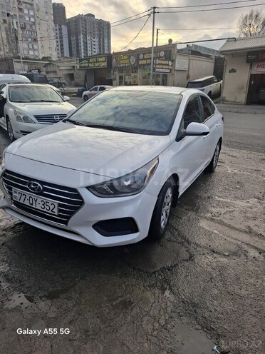 Hyundai Accent-10