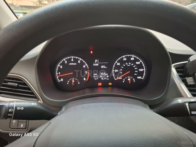 Hyundai Accent-8