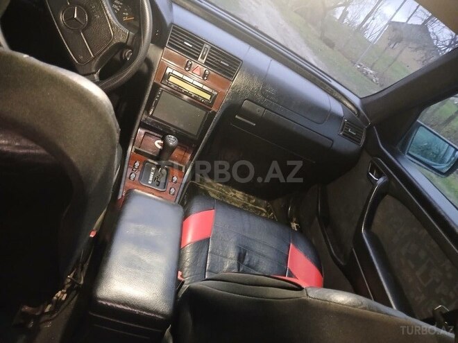 Mercedes C 200 1995, 477,655 km - 2.0 l - Quba