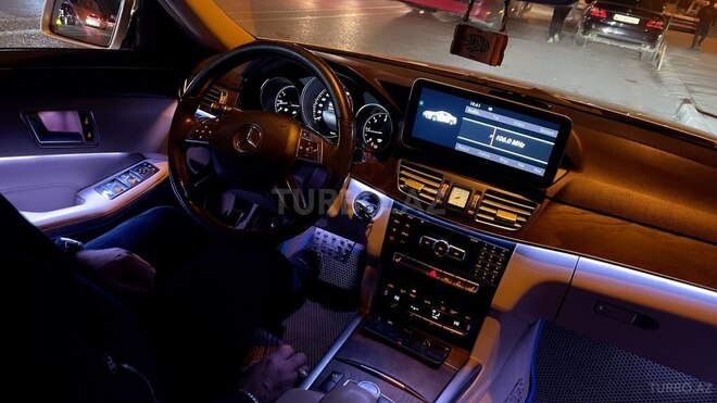 Mercedes E 220 2014, 298,000 km - 2.1 l - Bakı