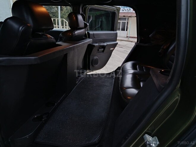 Hummer H2-9