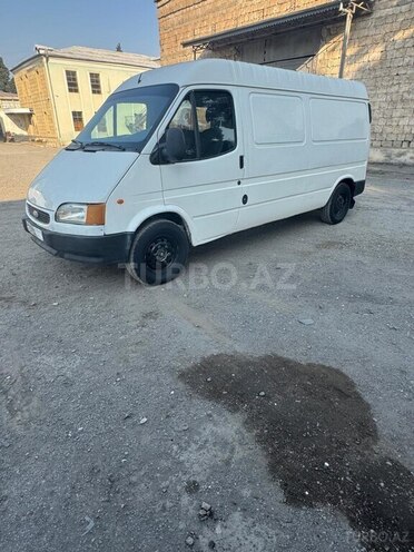 Ford Transit-3