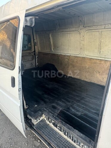Ford Transit-5