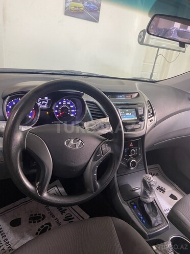 Hyundai Elantra-5
