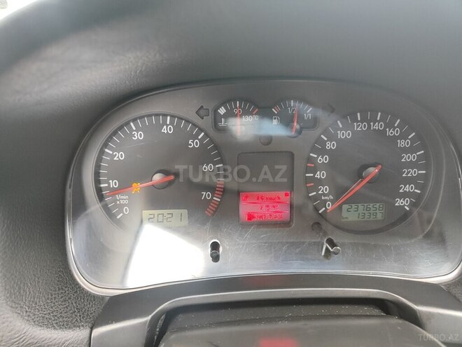 Volkswagen Golf 2001, 237,670 km - 2.0 l - Bakı
