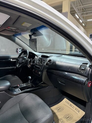 Kia Sorento-14