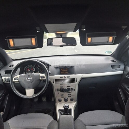 Opel Astra-11