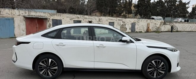 Changan Qiyuan A05-3