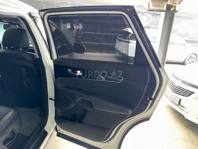 Kia Sorento-13