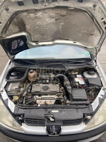 Peugeot 206-12