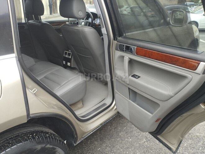 Volkswagen Touareg 2004, 238,000 km - 4.2 л - Bakı