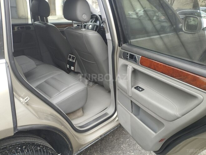 Volkswagen Touareg 2004, 238,000 km - 4.2 л - Bakı