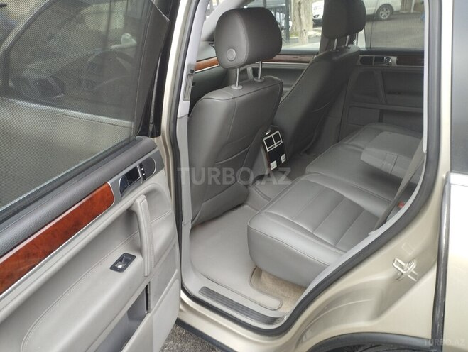 Volkswagen Touareg 2004, 238,000 km - 4.2 л - Bakı